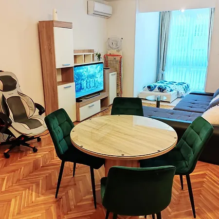 Teich Apartment